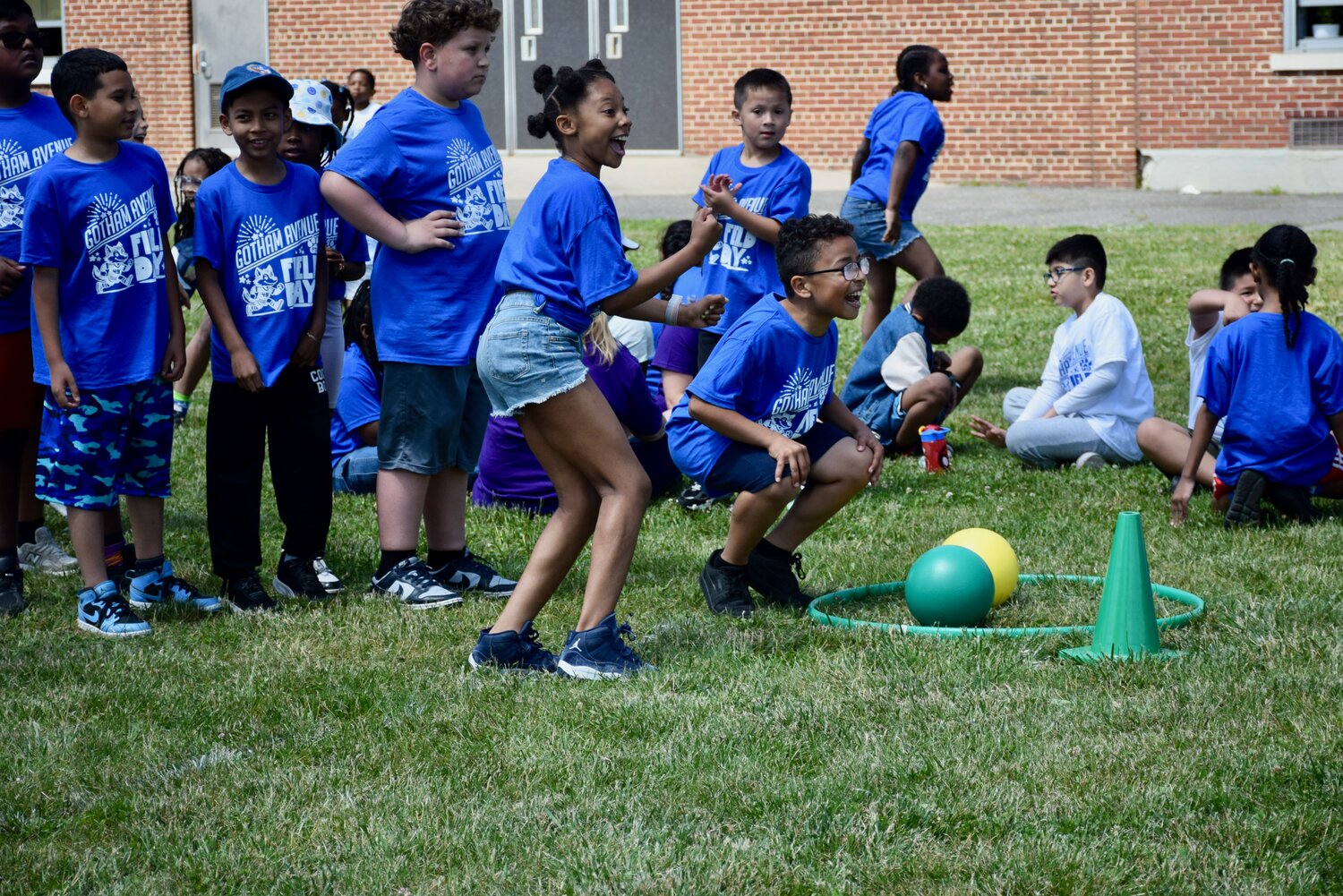 Gotham Avenue, Polk Street School students have fun at field day
